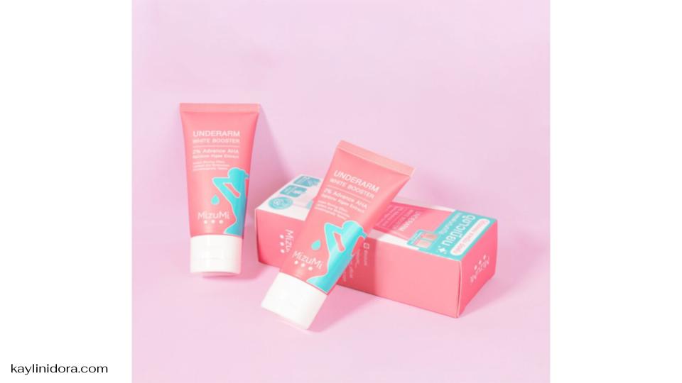 Mizumi Underarm White Booster เป็นผลิตภัณฑ์บำรุงผิวใต้วงแขนที่ออกแบบมาเพื่อช่วยให้รักแร้ดูกระจ่างใสขึ้น ลดรอยดำ และฟื้นฟูผิวที่หมองคล้ำจากการเสียดสีหรือการใช้ผลิตภัณฑ์ระงับกลิ่นกายเป็นเวลานาน ด้วยสูตรที่ปราศจากแอลกอฮอล์ น้ำหอม และพาราเบน จึงเหมาะสำหรับผู้ที่มีผิวบอบบางแพ้ง่าย พร้อมทั้งช่วยให้ผิวเนียนนุ่ม และลดการอุดตันของรูขุมขน