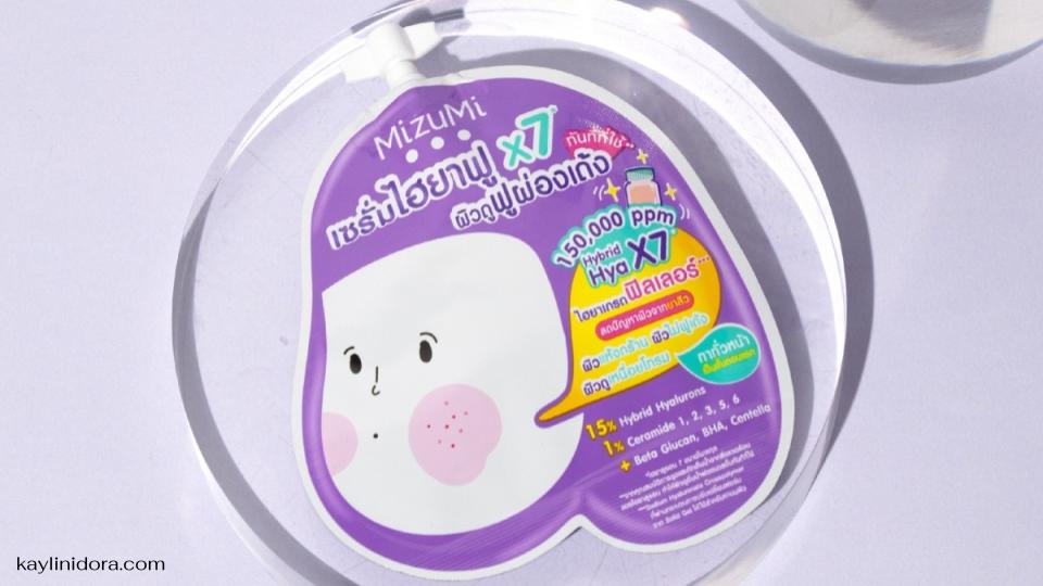 Mizumi Hya Acne Repair Serum เป็นเซรั่มเนื้อบางเบาที่ออกแบบมาเพื่อช่วยลดสิว ปลอบประโลมผิว และเติมความชุ่มชื้นอย่างล้ำลึก เหมาะสำหรับคนที่มีปัญหาสิว ผิวมันขาดน้ำ หรือผิวที่มีรอยแดงจากสิว ด้วยส่วนผสมที่อ่อนโยนต่อผิว และปราศจากแอลกอฮอล์ น้ำหอม และพาราเบน ทำให้ใช้ได้แม้กับผิวแพ้ง่าย