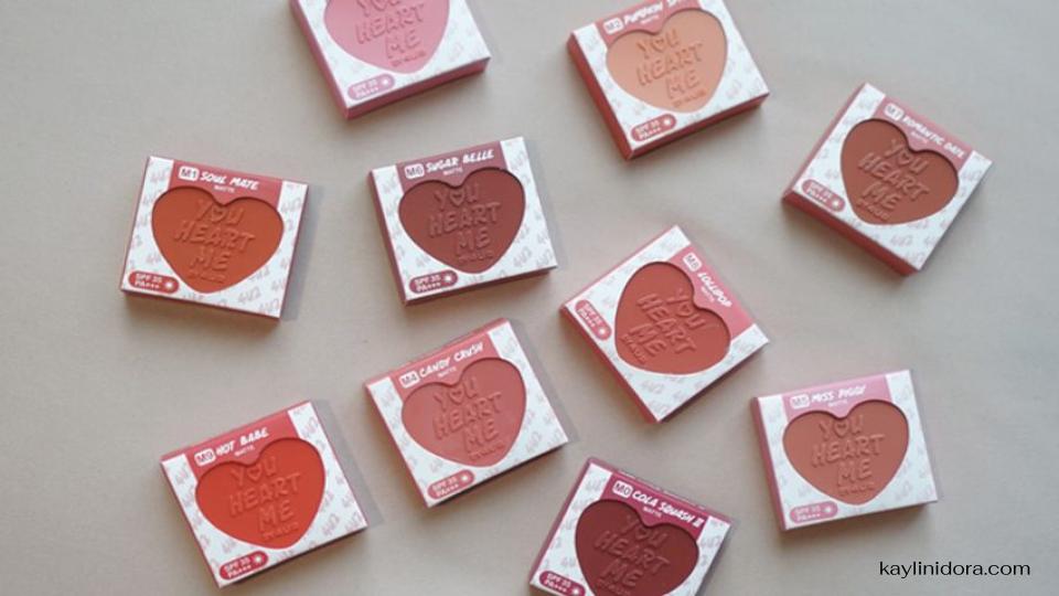 4U2 Heart Blush ในตลาดเครื่องสำอางที่เต็มไปด้วยบลัชออนหลากหลายรูปแบบ4U2 Heart Blushคืออีกหนึ่งผลิตภัณฑ์ที่โดดเด่นและสร้างความตื่นเต้นให้กับบิวตี้เลิฟเวอร์