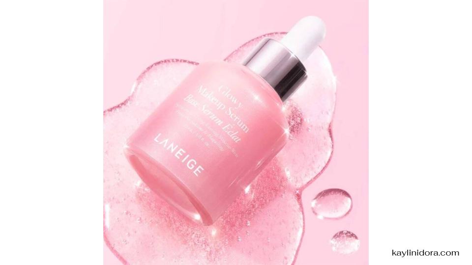 ในโลกของเมคอัพที่งานผิวฉ่ำโกลว์ยังคงเป็นเทรนด์ที่ไม่เคยตกยุค Laneige Glowy Makeup Serum คือหนึ่งในผลิตภัณฑ์ที่เข้ามาตอบโจทย์ความต้องการนี้ได้อย่างสมบูรณ์แบบ