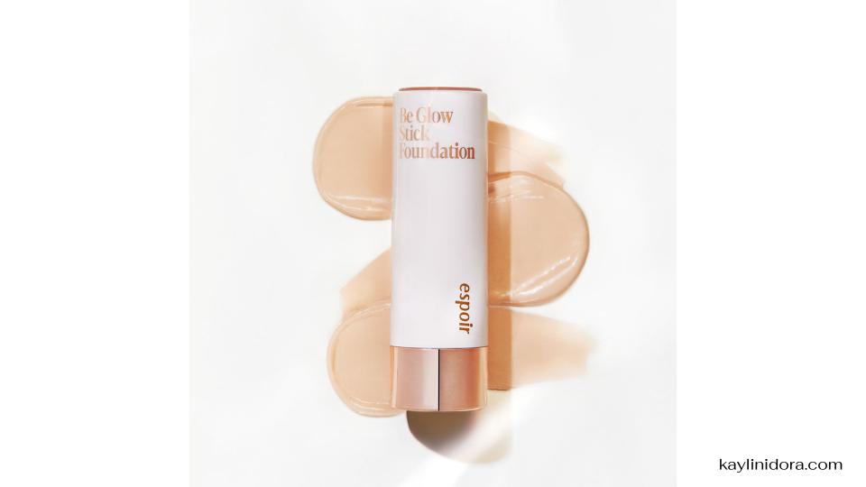 ในยุคที่เทรนด์ผิวฉ่ำวาว ดูสุขภาพดีกำลังมาแรง ESPOIR Be Glow Stick Foundation คือหนึ่งในผลิตภัณฑ์ที่เข้ามาตอบโจทย์ความต้องการนี้ได้อย่างลงตัว