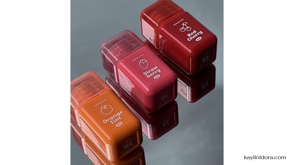 4U2 Tattoo Tint คือนวัตกรรมลิปทินท์ที่มาพร้อมคอนเซ็ปต์สุดว้าว "ติดทน ดุจรอยสัก" ด้วยเนื้อสัมผัสที่บางเบาเหมือนน้ำ แต่กลับให้เม็ดสีที่ชัดเจนและติดทนนานอย่างน่าทึ่ง 4U2 